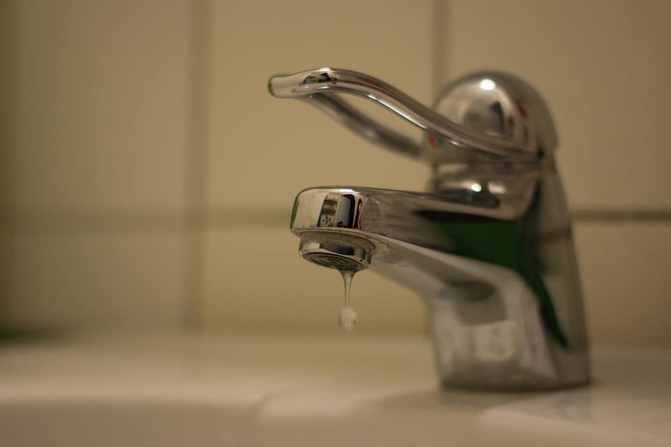 how to replace a bathroom faucet